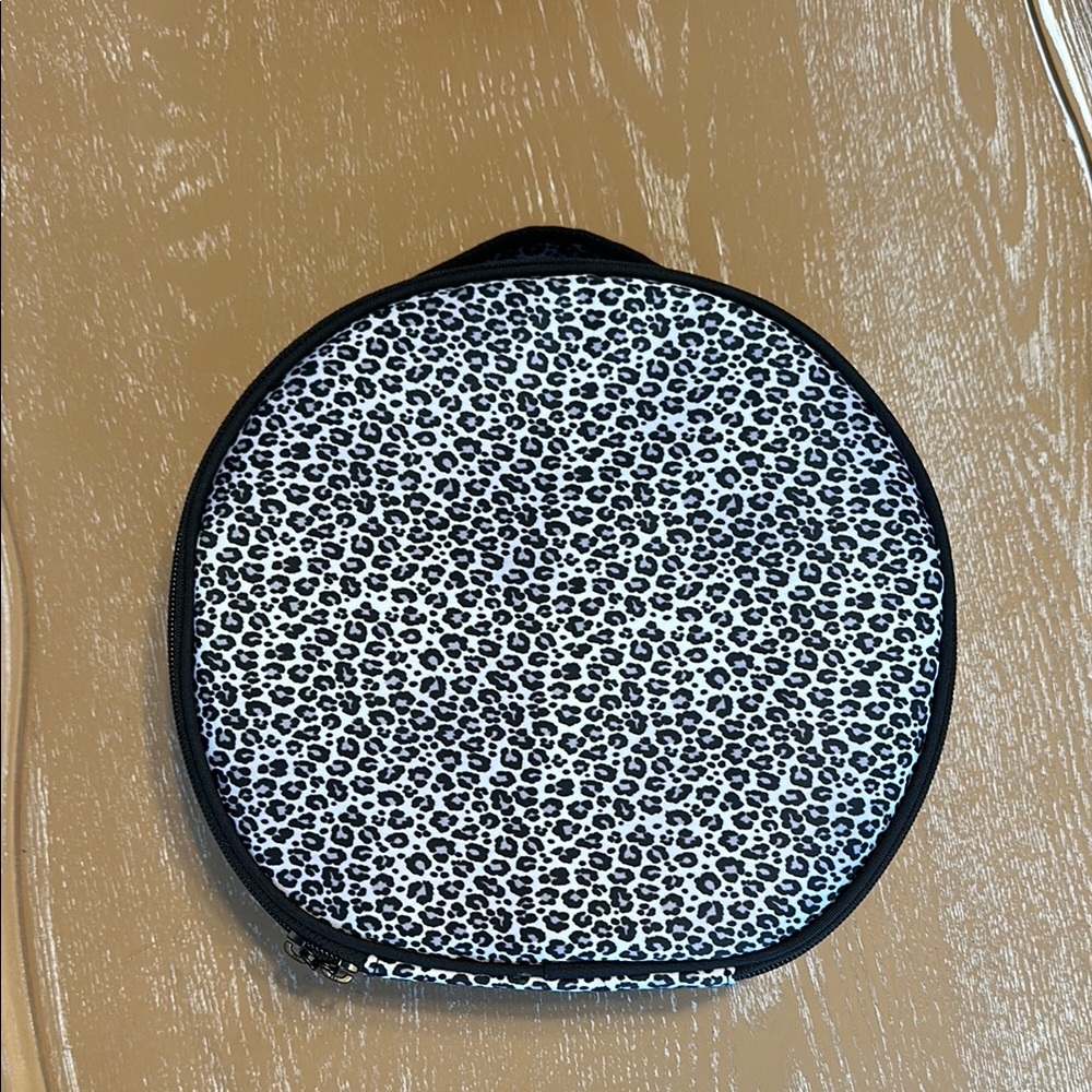 Leopard Print Round Makeup Case